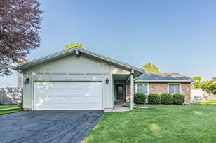 1145 N Thackeray Dr, Palatine, IL 60067 - Photo 27