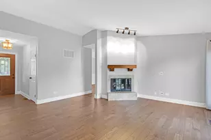 1145 N Thackeray Dr, Palatine, IL 60067 - Photo 17