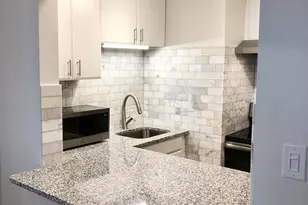 526 W Roscoe St, Chicago, IL 60657 - Photo 5