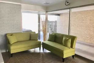 526 W Roscoe St, Chicago, IL 60657 - Photo 9