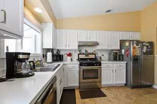 18310 Robin Ln, Homewood, IL 60430 - Photo 7