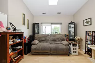 18310 Robin Ln, Homewood, IL 60430 - Photo 3