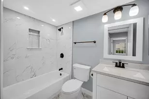 2136 Southwind Cir, Schaumburg, IL 60194 - Photo 17
