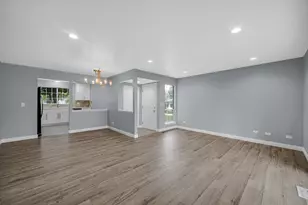 2136 Southwind Cir, Schaumburg, IL 60194 - Photo 5