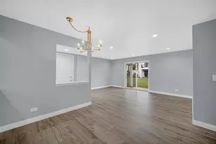 2136 Southwind Cir, Schaumburg, IL 60194 - Photo 7