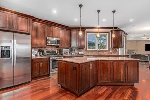 5605 S Kensington Ave, Countryside, IL 60525 - Photo 9