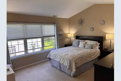 3142 Falling Waters Lane #3142, Lindenhurst, IL 60046 - Photo 7