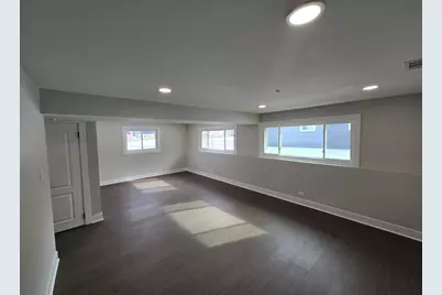 1570 Jefferson Road, Hoffman Estates, IL 60169 - Photo 25