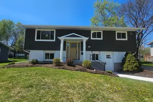 1570 Jefferson Rd, Hoffman Estates, IL 60169 - Photo 1