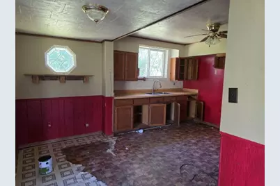905 McClintock Avenue, Johnston City, IL 62951 - Photo 17
