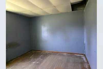 905 McClintock Avenue, Johnston City, IL 62951 - Photo 23