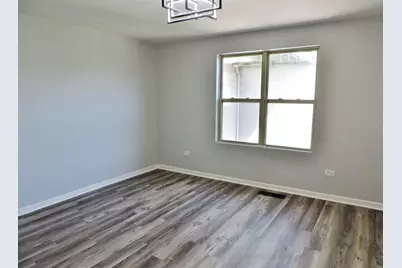 7037 S Oglesby Avenue, Chicago, IL 60649 - Photo 9