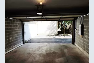 7037 S Oglesby Avenue, Chicago, IL 60649 - Photo 21