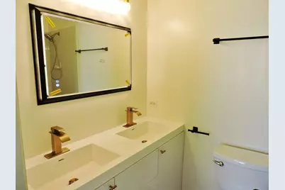 7037 S Oglesby Avenue, Chicago, IL 60649 - Photo 11