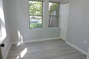 7037 S Oglesby Ave, Chicago, IL 60649 - Photo 15
