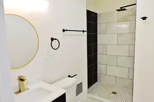 7037 S Oglesby Ave, Chicago, IL 60649 - Photo 17