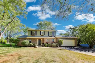 21301 N Woodland Ave, Barrington, IL 60010 - Photo 1