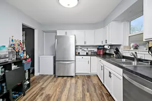 570 E 2nd Ave, Clifton, IL 60927 - Photo 5