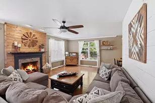 400 Willow Rd, Lakemoor, IL 60051 - Photo 9