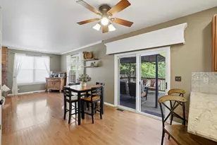 400 Willow Rd, Lakemoor, IL 60051 - Photo 13