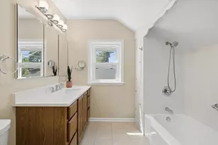 946 Walter Ave, Des Plaines, IL 60016 - Photo 13