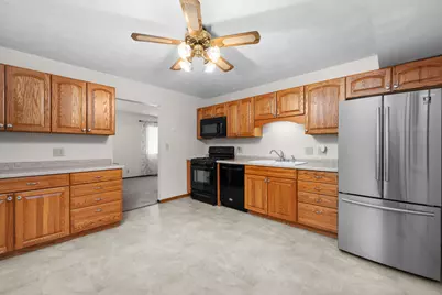 118 E Lamphere Drive, Blue Grass, IA 52726 - Photo 9