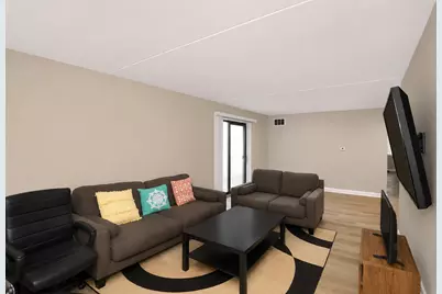 1463 Mercury Drive #219, Schaumburg, IL 60193 - Photo 5