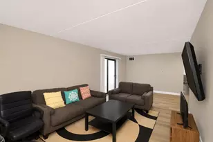 1463 Mercury Dr, Schaumburg, IL 60193 - Photo 5