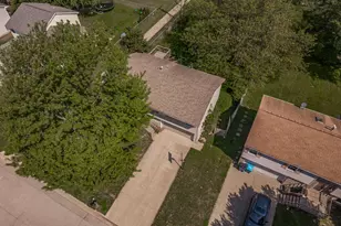 1309 W Indian Dr, Pontiac, IL 61764 - Photo 5