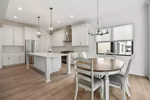 906 Cartwright Ln, Schaumburg, IL 60193 - Photo 7