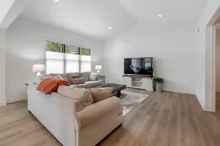 906 Cartwright Ln, Schaumburg, IL 60193 - Photo 11