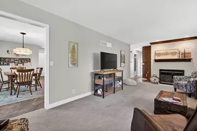 223 Willow Lane, Geneva, IL 60134 - Photo 5
