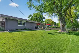 223 Willow Ln, Geneva, IL 60134 - Photo 37