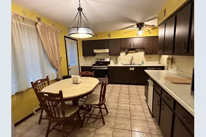 532 S Blackstone Avenue, Glenwood, IL 60425 - Photo 9