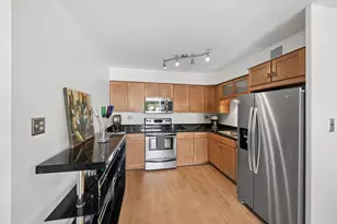 201 S Maple Ave, Oak Park, IL 60302 - Photo 9