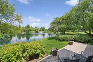 2288 Royal Ridge Dr, Northbrook, IL 60062 - Photo 3