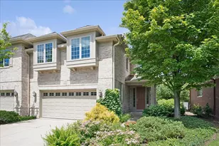 2288 Royal Ridge Dr, Northbrook, IL 60062 - Photo 1