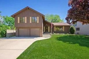 1925 Glencoe St, Wheaton, IL 60187 - Photo 1
