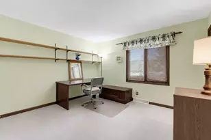 1925 Glencoe St, Wheaton, IL 60187 - Photo 19