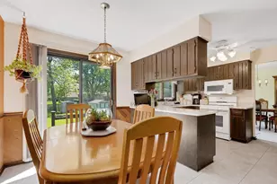 1925 Glencoe St, Wheaton, IL 60187 - Photo 7