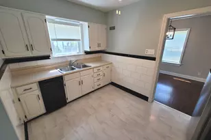 128 N Indiana Ave, Salem, IL 62881 - Photo 7