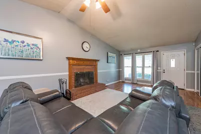 354 Heather Avenue, Grayslake, IL 60030 - Photo 5