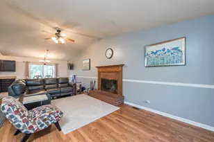 354 Heather Ave, Grayslake, IL 60030 - Photo 3