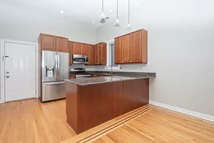 930 W Cuyler Ave, Chicago, IL 60613 - Photo 5
