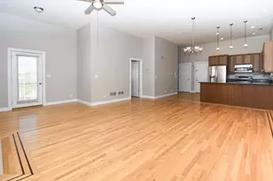 930 W Cuyler Ave, Chicago, IL 60613 - Photo 3