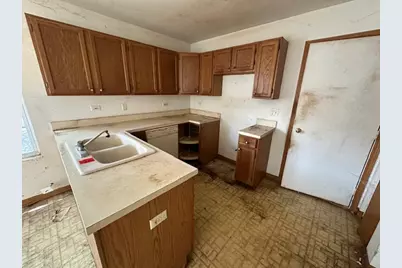 1942 Town Drive, Naperville, IL 60565 - Photo 7