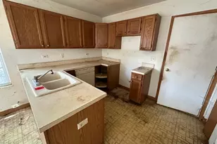 1942 Town Dr, Naperville, IL 60565 - Photo 7