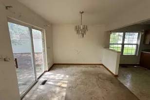 1942 Town Dr, Naperville, IL 60565 - Photo 5