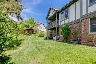 310 Carriage Way, Bloomingdale, IL 60108 - Photo 3