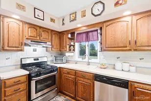 39W089 Adobe Ridge, Elgin, IL 60124 - Photo 9